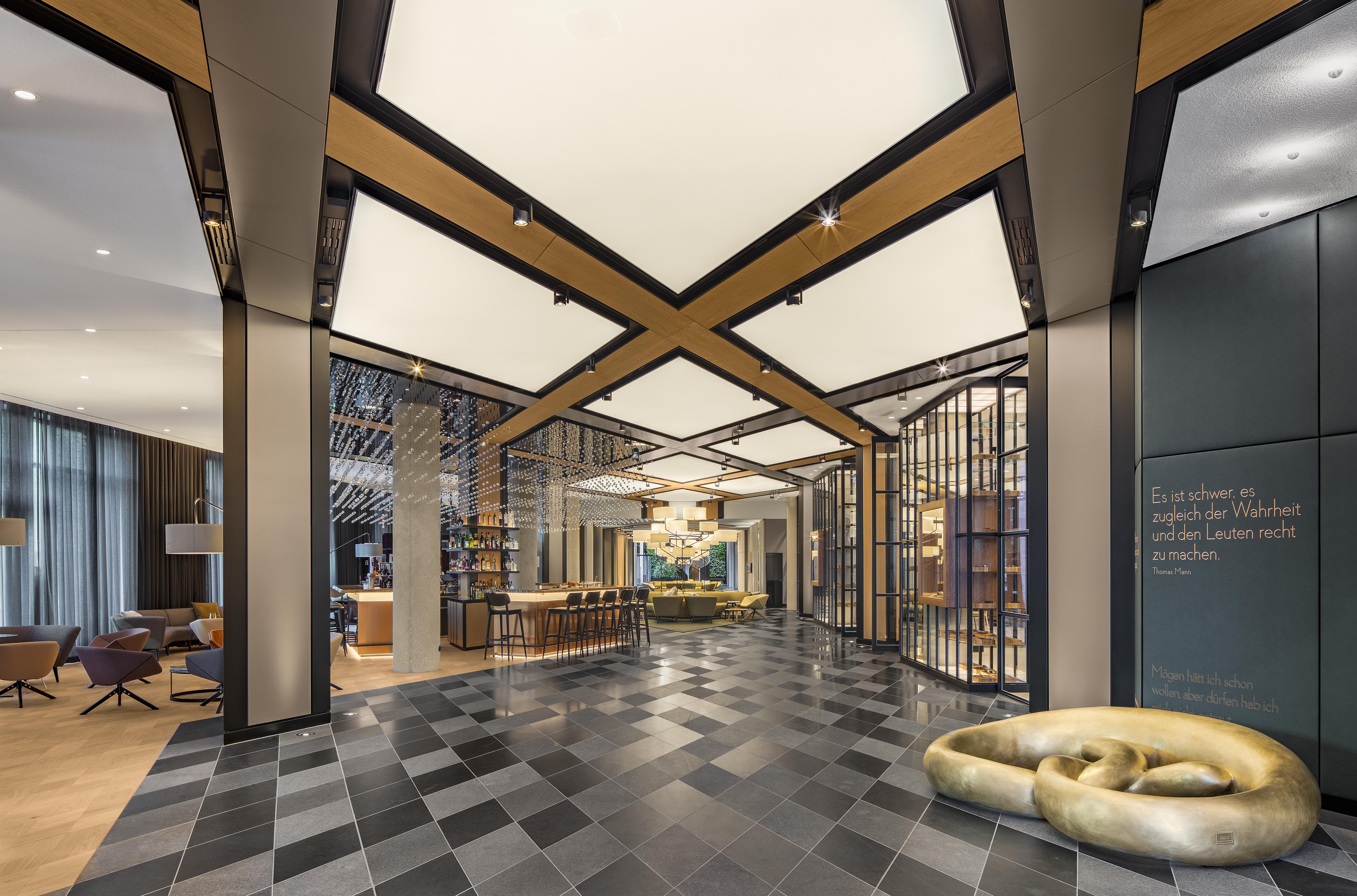 Hotel Andaz Munich Schwabinger Tor, By Hyatt Esterno foto The lobby of the hotel