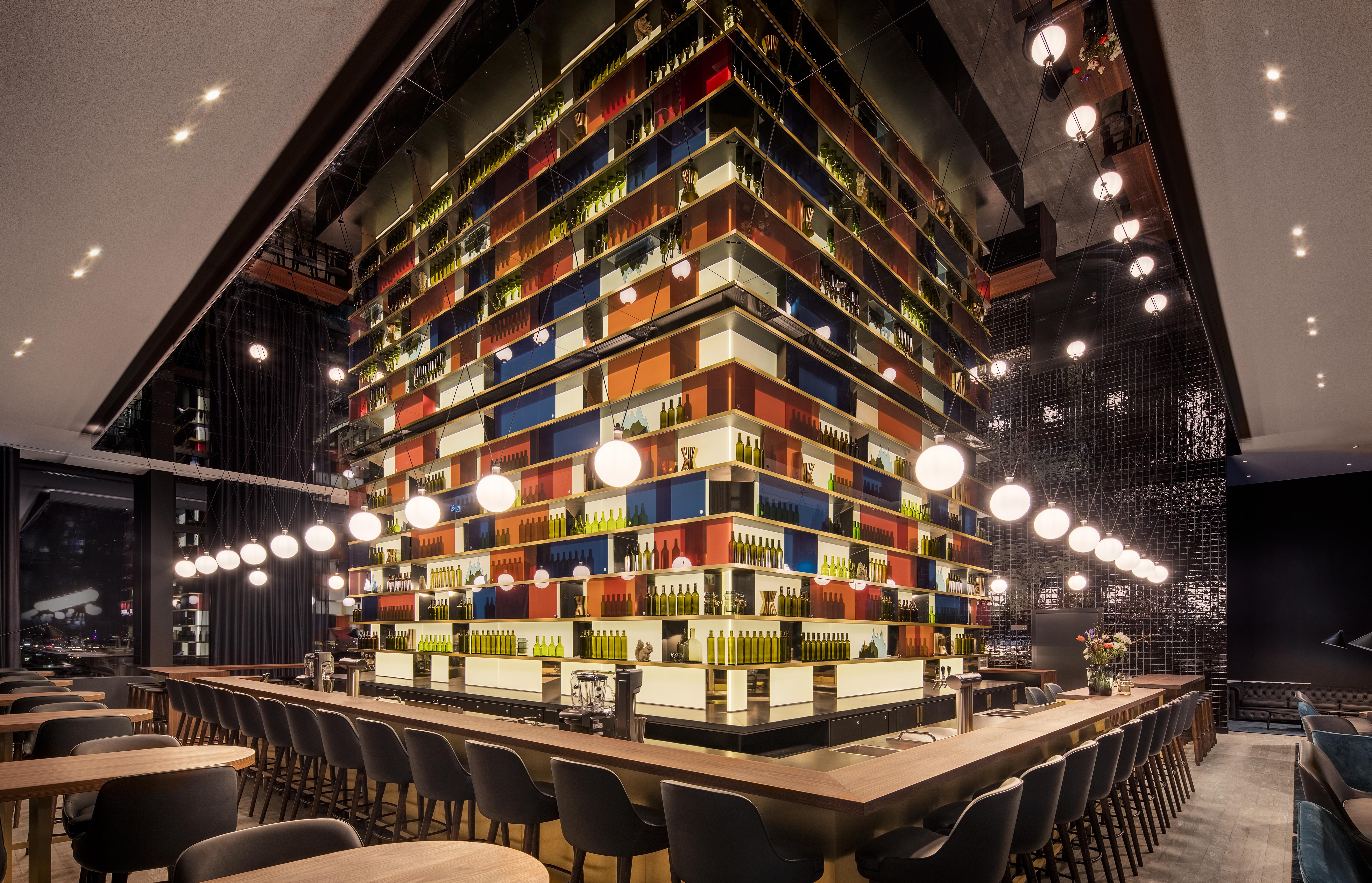 Hotel Andaz Munich Schwabinger Tor, By Hyatt Esterno foto The bar at the restaurant