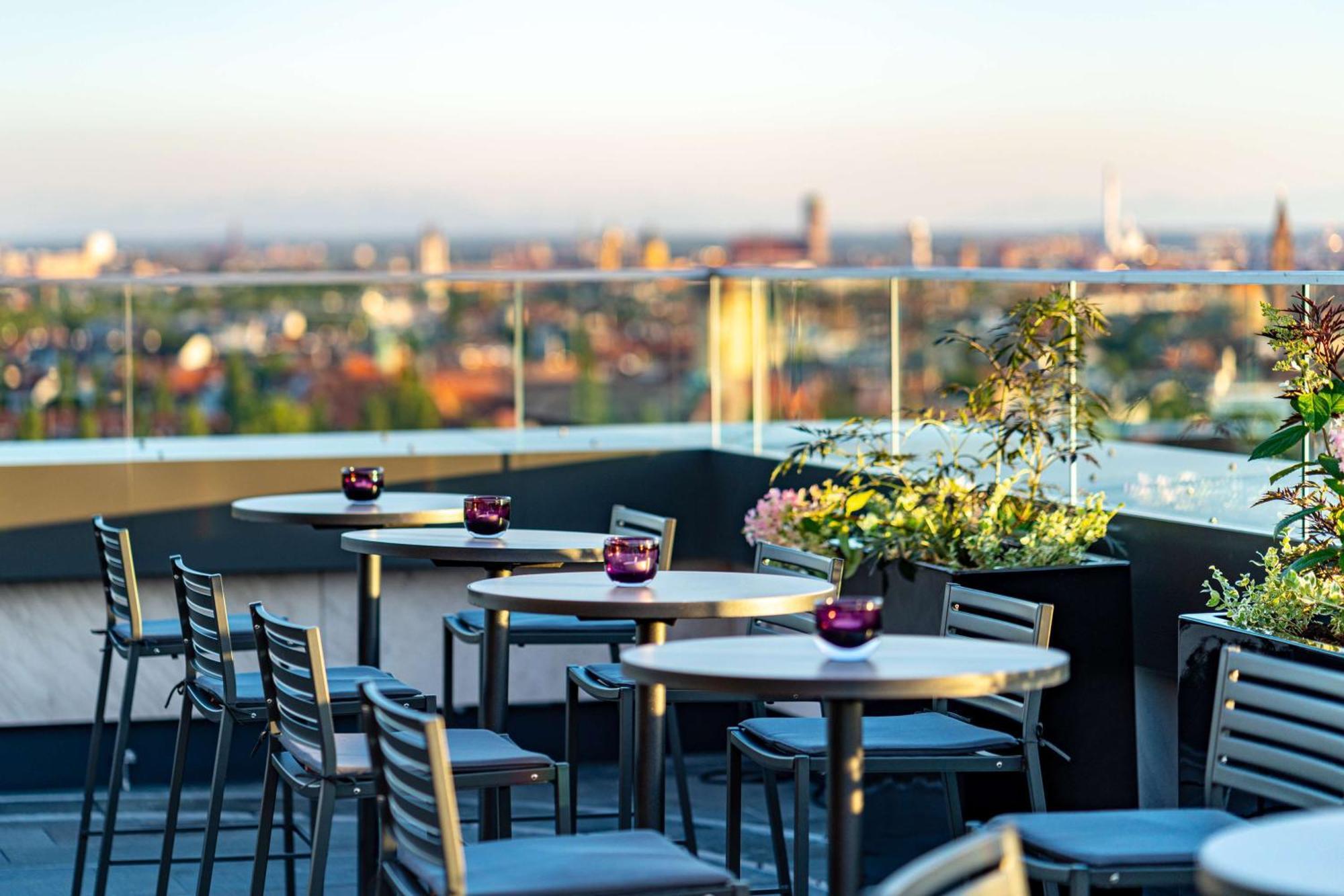 Hotel Andaz Munich Schwabinger Tor, By Hyatt Esterno foto Skyline Terrace