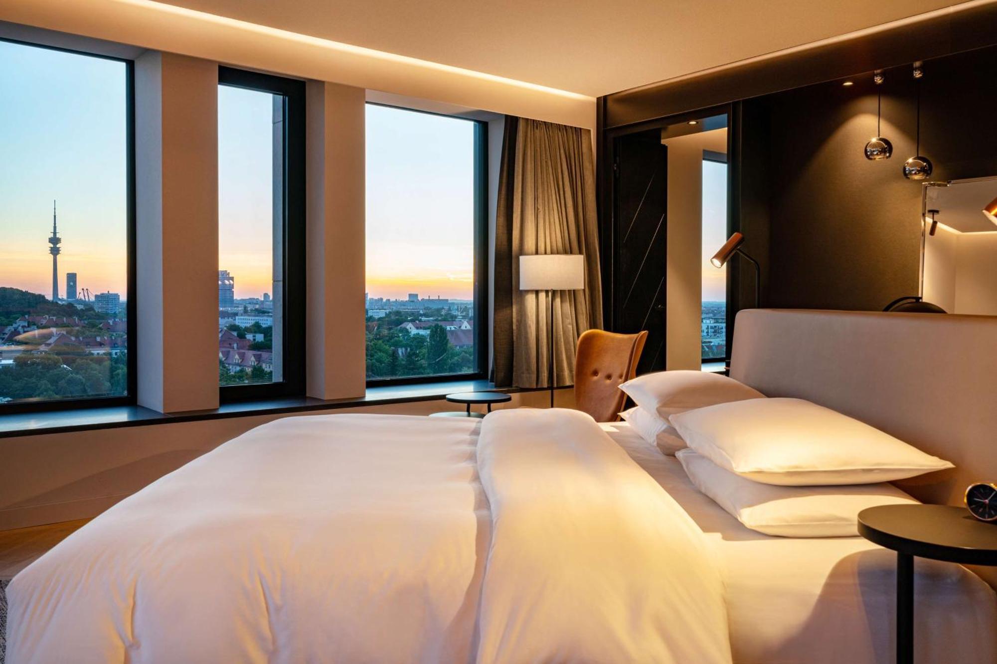 Hotel Andaz Munich Schwabinger Tor, By Hyatt Esterno foto A room at the hotel