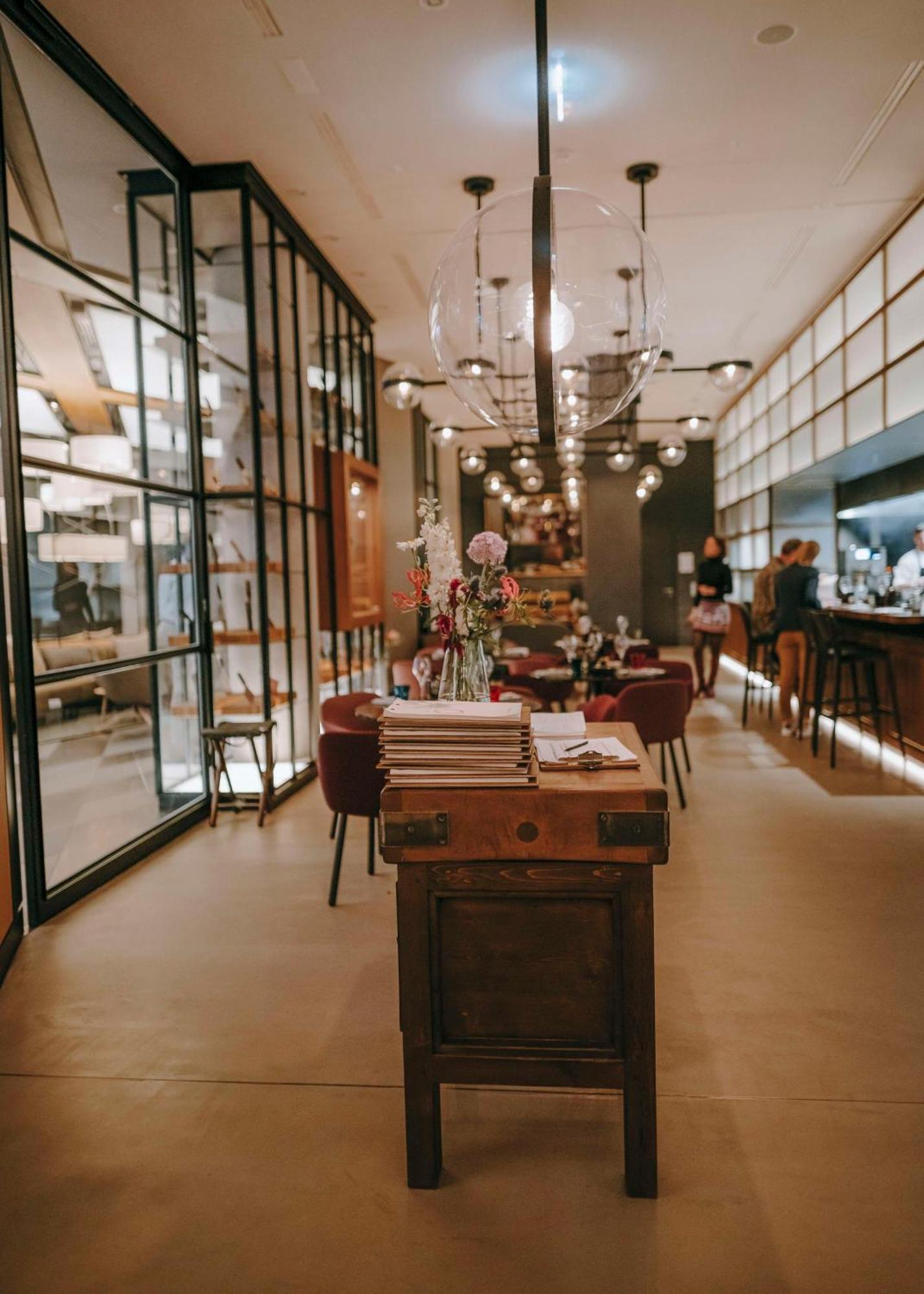 Hotel Andaz Munich Schwabinger Tor, By Hyatt Esterno foto Restaurant interior