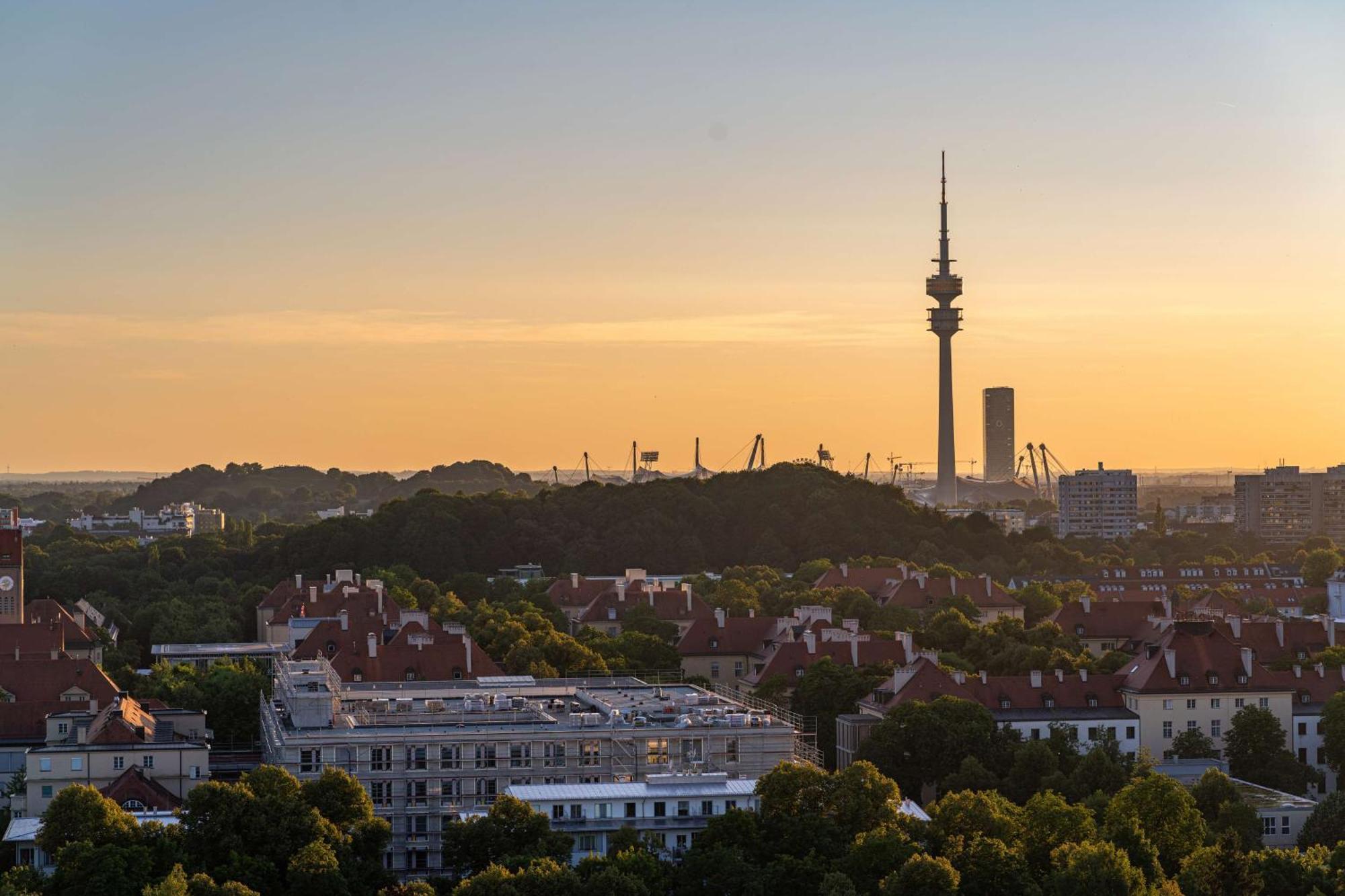 Hotel Andaz Munich Schwabinger Tor, By Hyatt Esterno foto View of the city