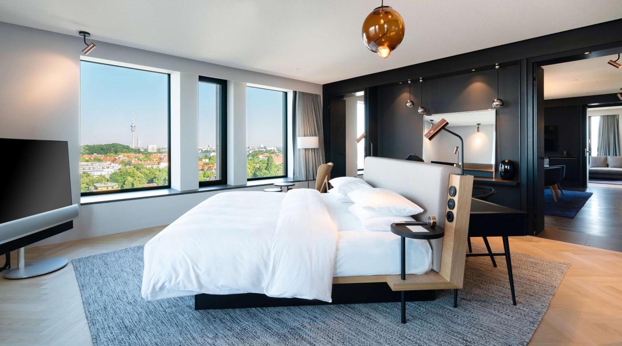 Hotel Andaz Munich Schwabinger Tor, By Hyatt Esterno foto A bedroom at the hotel