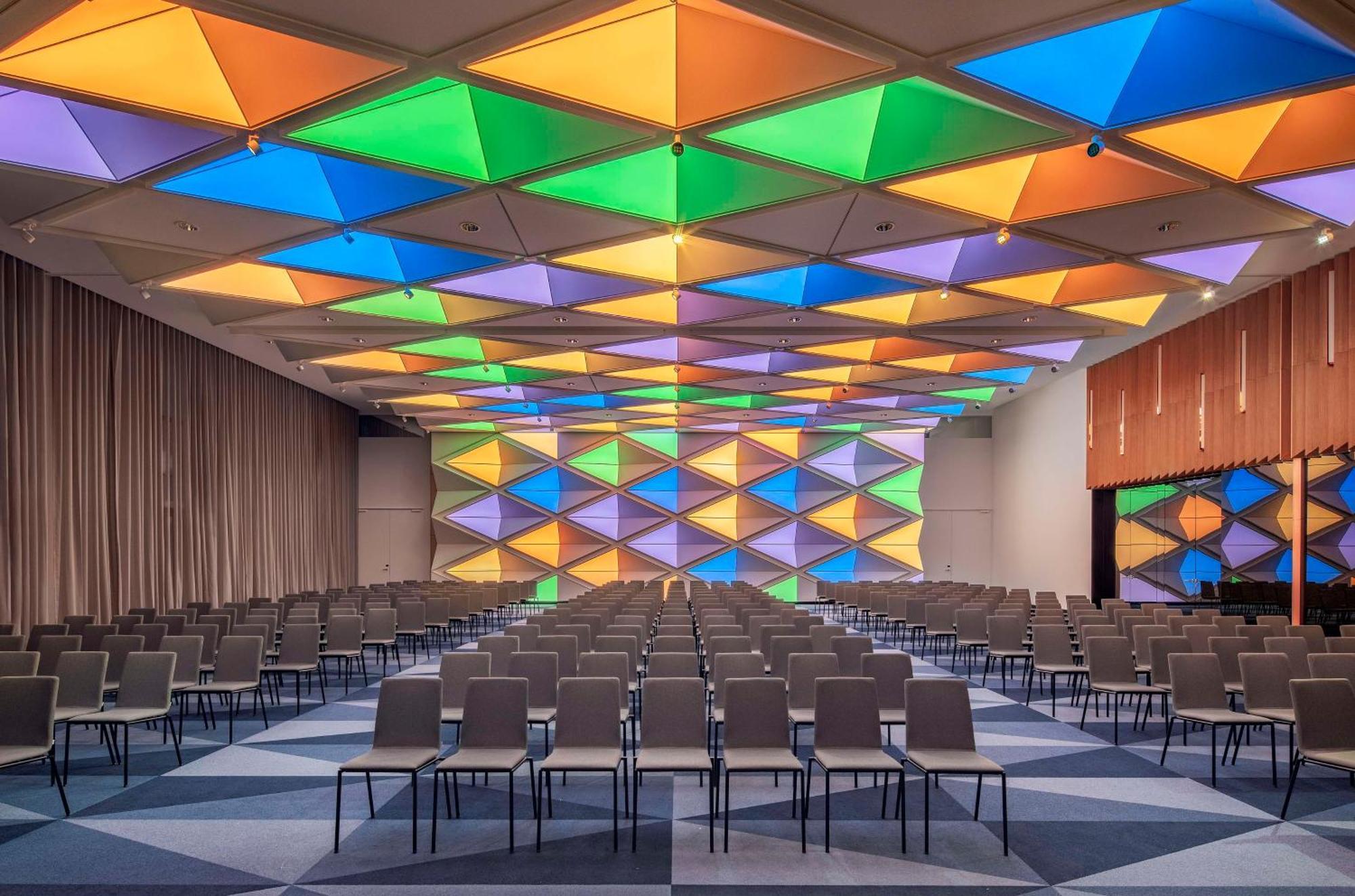 Hotel Andaz Munich Schwabinger Tor, By Hyatt Esterno foto The interior of the conference centre