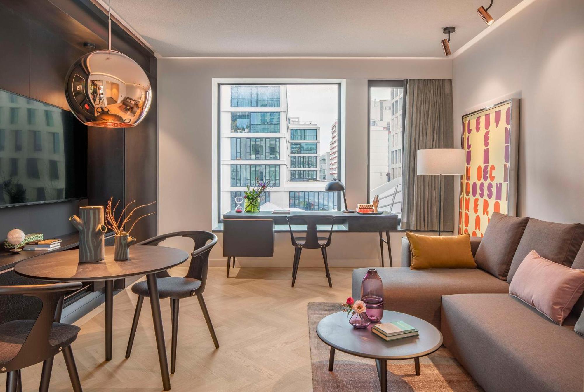 Hotel Andaz Munich Schwabinger Tor, By Hyatt Esterno foto A suite at the hotel