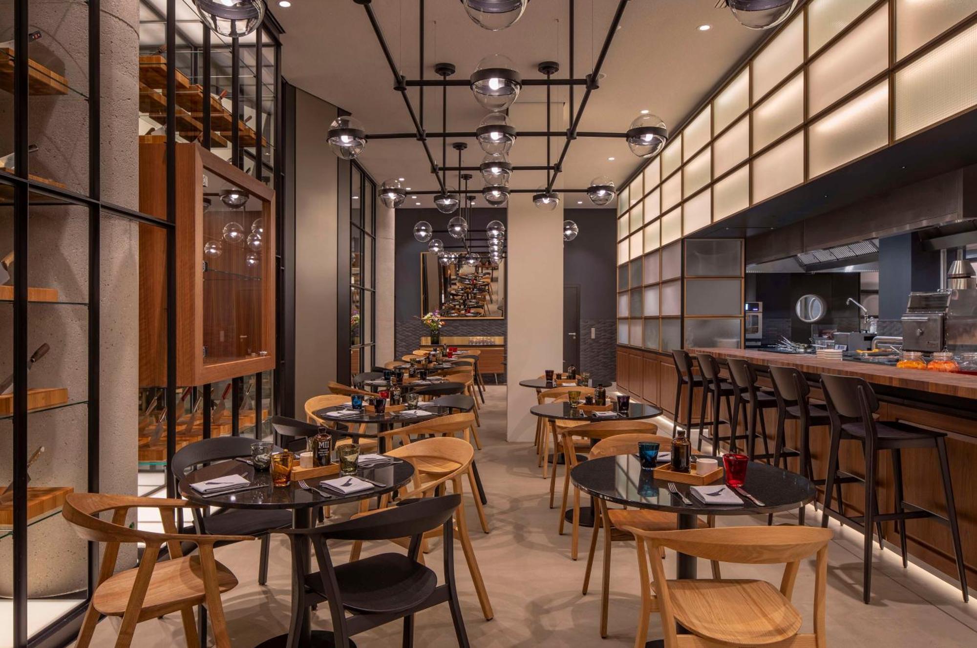 Hotel Andaz Munich Schwabinger Tor, By Hyatt Esterno foto Interior of the restaurant
