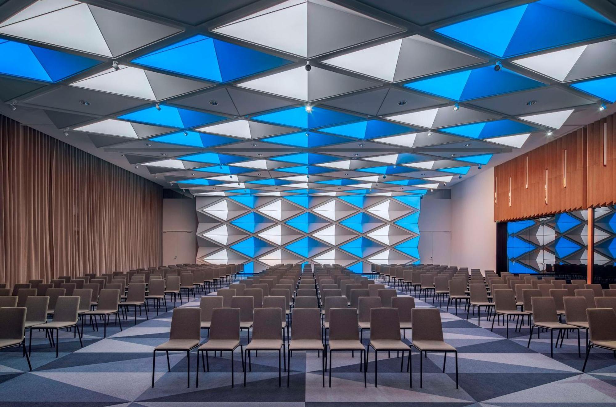 Hotel Andaz Munich Schwabinger Tor, By Hyatt Esterno foto The interior of the main conference hall