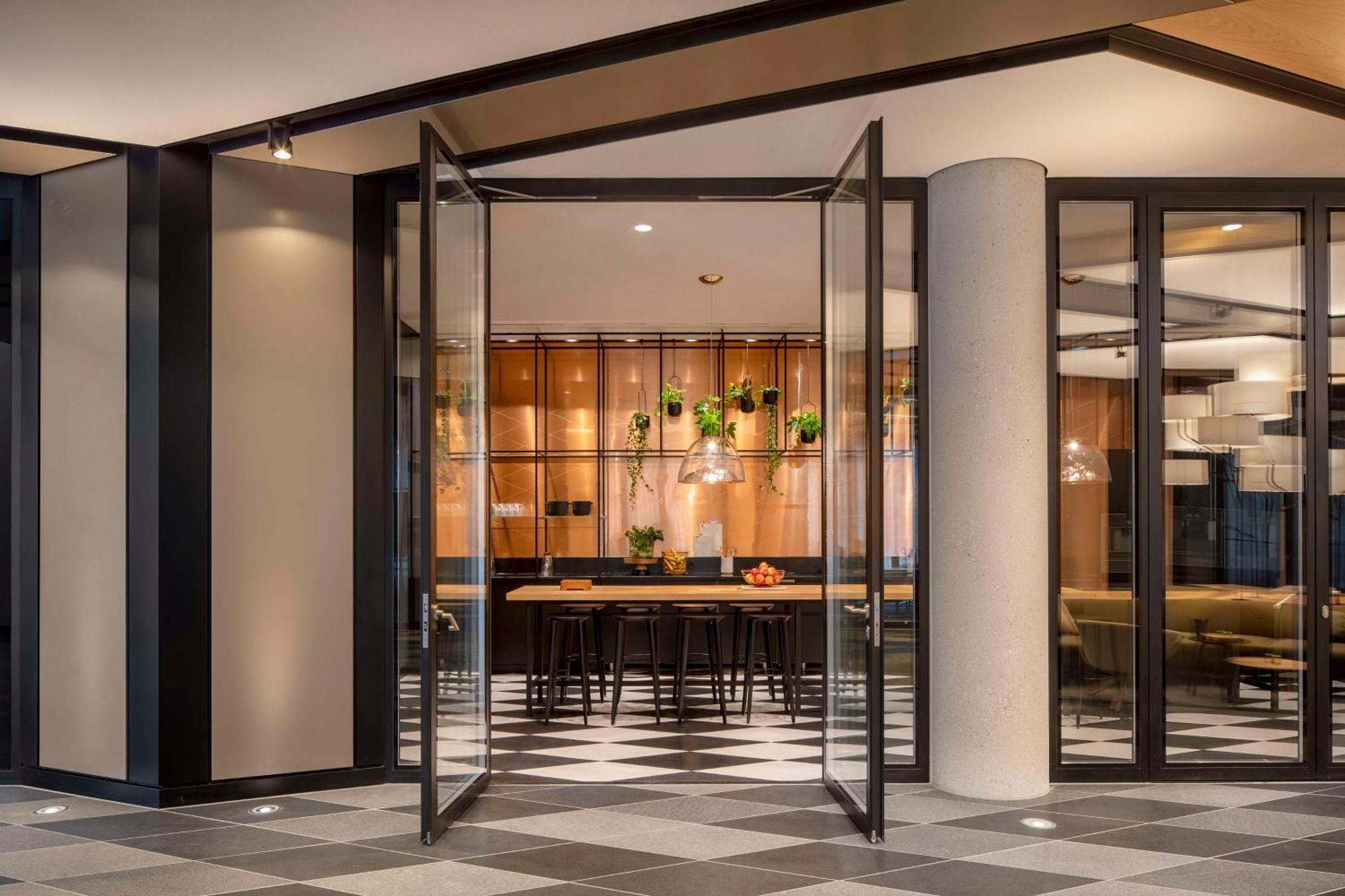 Hotel Andaz Munich Schwabinger Tor, By Hyatt Esterno foto The interior of the hotel
